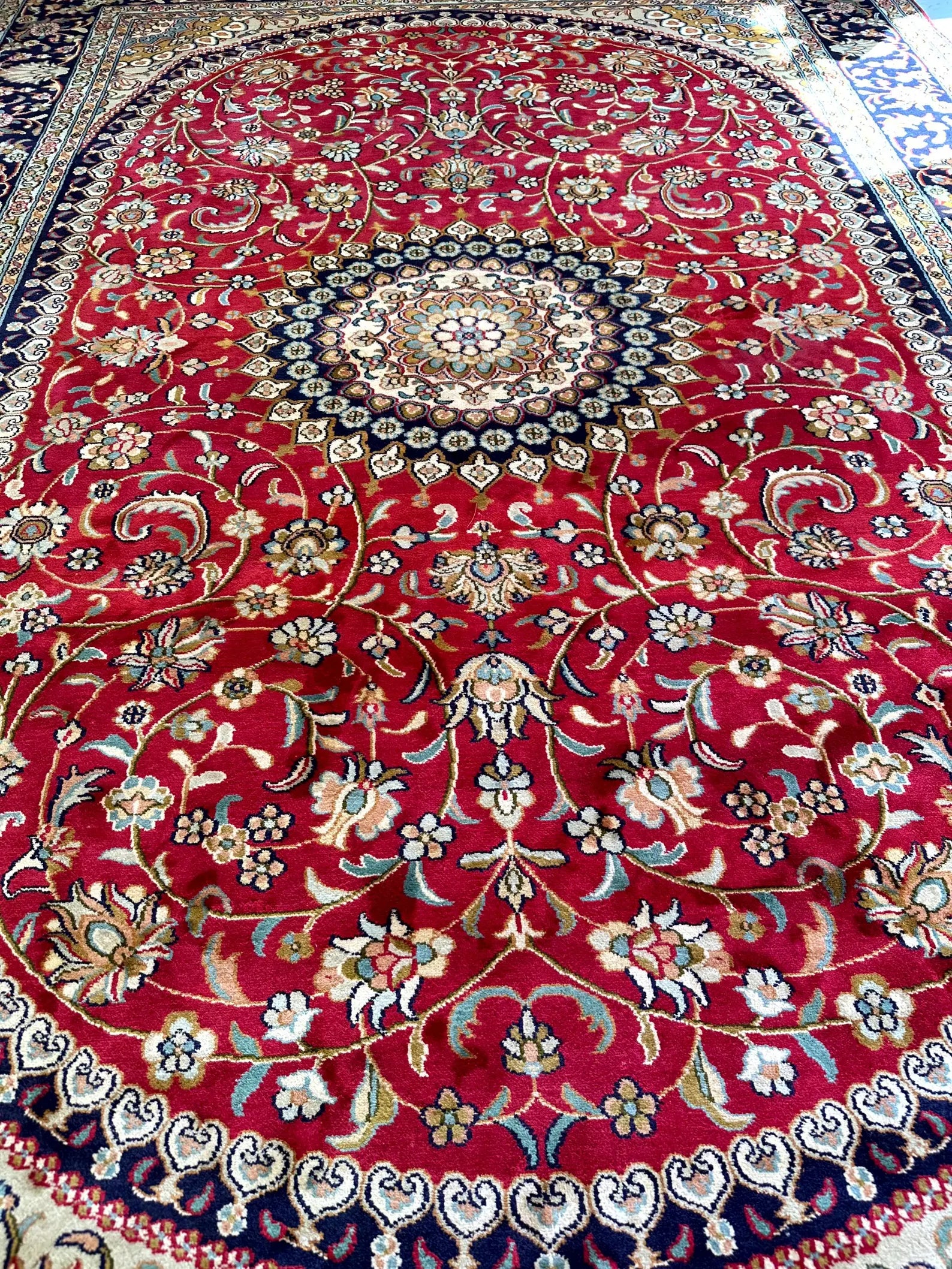 6x9 ft Royal Carpet, Handmade Rugs, Real Silk carpet, Palace rugs, Designer carpet, Made in Kashmir, Oriental designs, Living room carpets